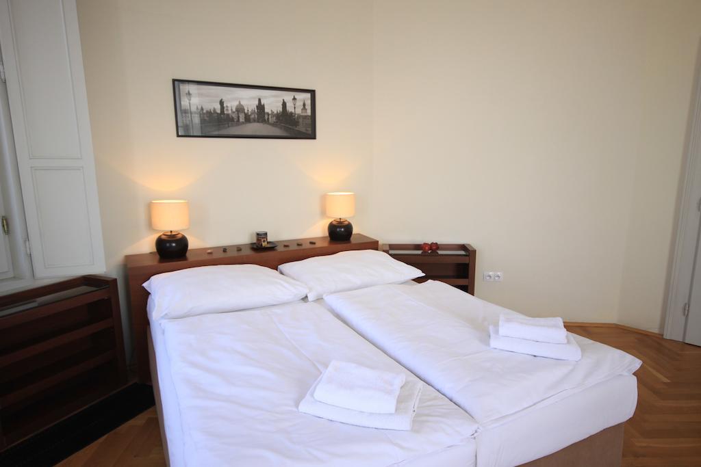 Leo Apartments Old Town Praga Quarto foto