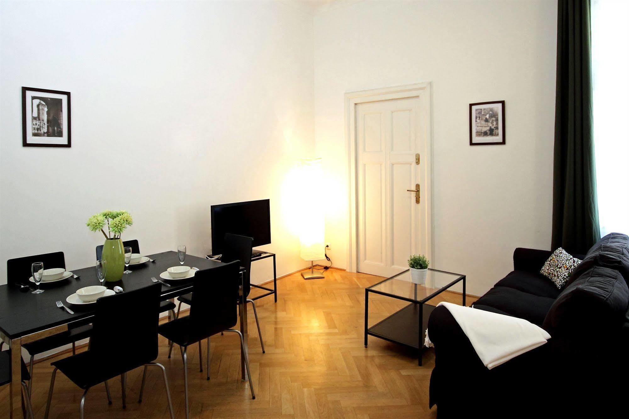 Leo Apartments Old Town Praga Exterior foto